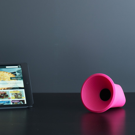 WOW Wireless Speaker // Pink