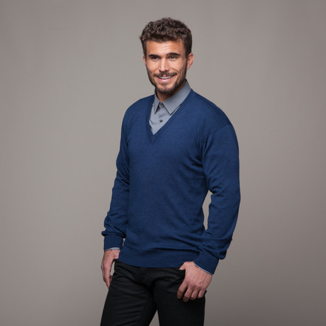 Merino Wool V-Neck // Navy (L)