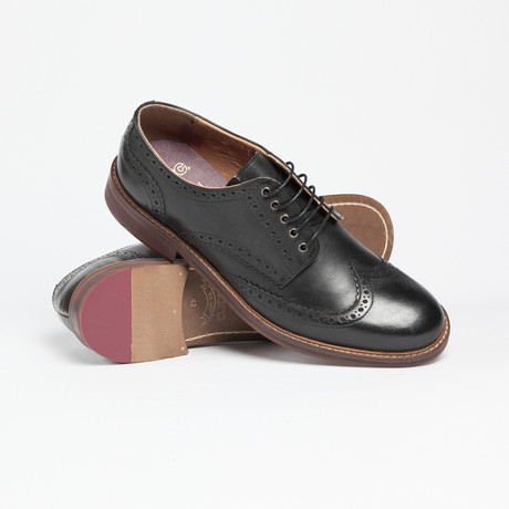 Trafalgar Brogue // Black (UK: 6)