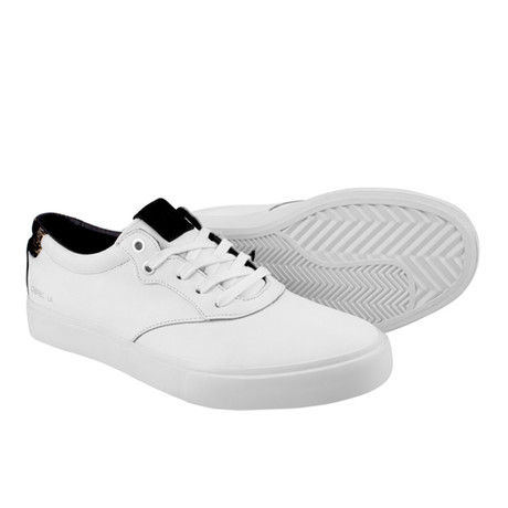 Prio // White + Black (US: 7)