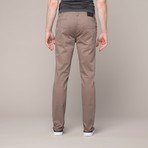 Logan Slim Straight // Moss Washed (31WX32L)