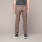 Logan Slim Straight // Moss Washed (31WX32L)