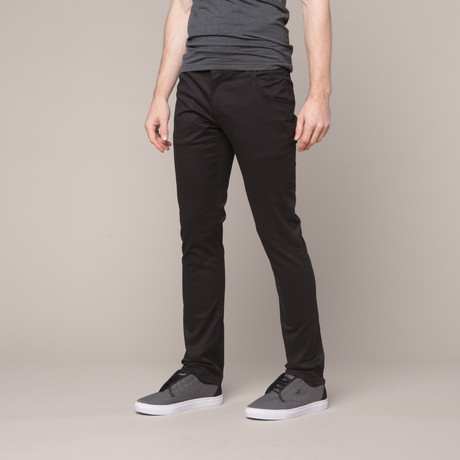 Spina Skinny // Black Raw (32WX31.5L)
