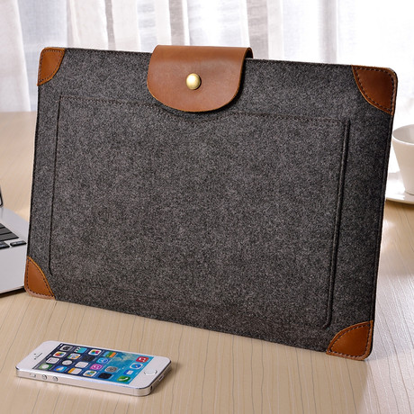 MacBook Sleeve // Leather Corners (11" MacBook Air)