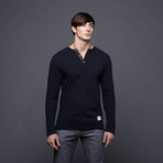 Kinetix // Naples Long-Sleeve Henley // Black (M)