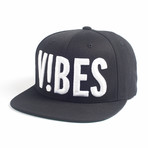 V!BES Snapback // Black