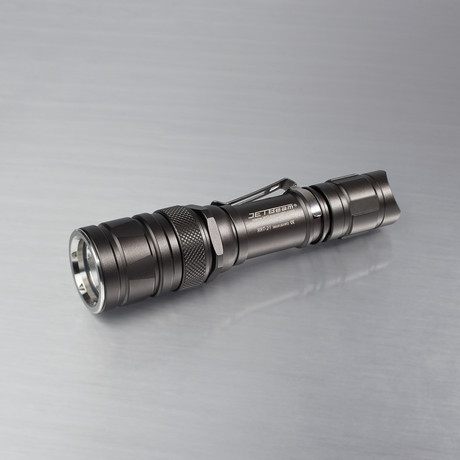 LED Flashlight // RRT21