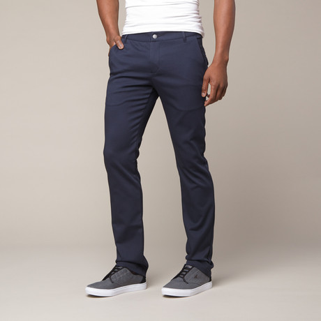 Commuter Chino // Navy (30)