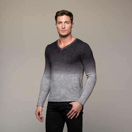 Bravas Ombre V Neck // Charcoal (S)