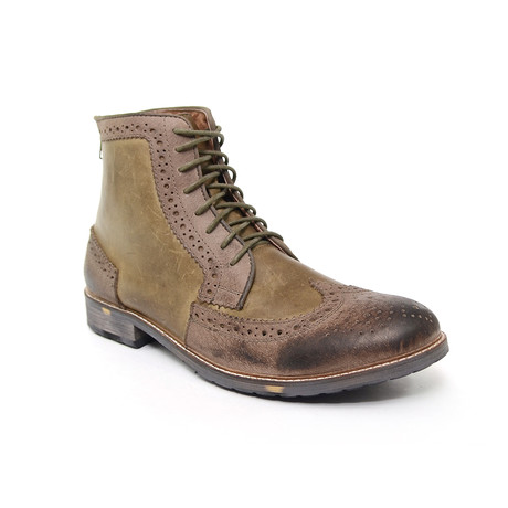 Ecru Leather Brogue Wingtip Angus Boots (Euro: 40)