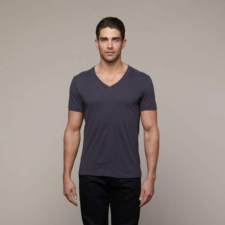 Organic V-Neck // Earth Coal (S)