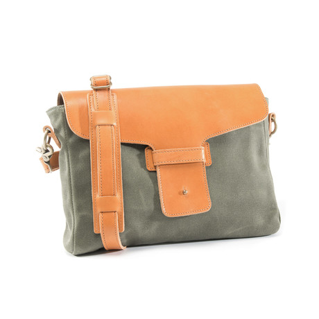 No. 16 Platypus // Satchel