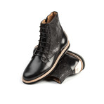 Hutchinson // Black (Euro: 42)