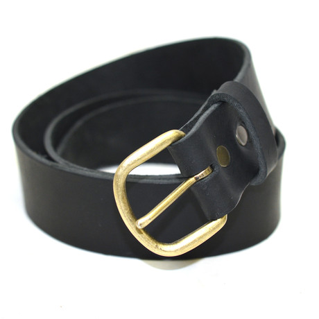 Plain & Simple Leather Belt // Gold/Brass Buckle // Black (24"-26")