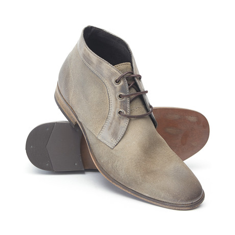 Bud Chukka // Beige (US: 8)