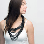 Big Whorl Necklace (Black)