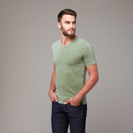 Laethe Henley Shirt // Green (S)