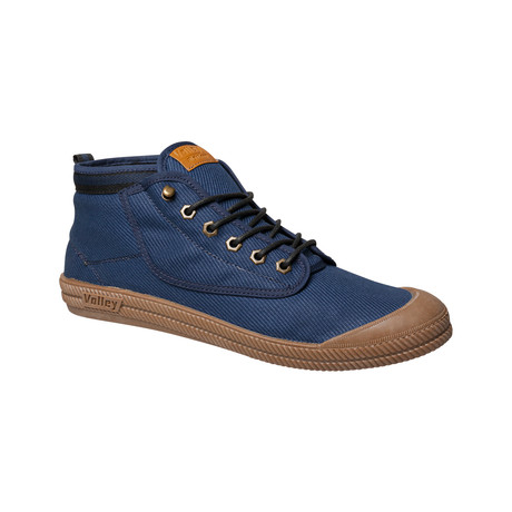 High Leap High-Top // Navy + Black (US: 7)