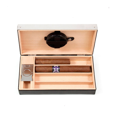 Humidor // 4 Cigars