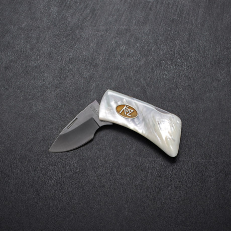 Bob Kat (White Mother Of Pearl Handle)