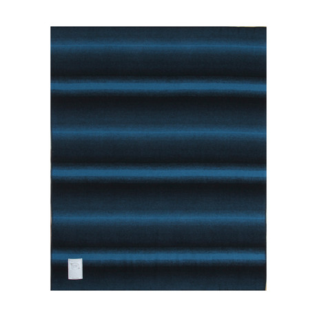 Acorn Ridge Throw (Red Ombre)