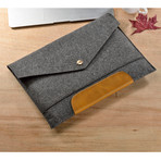 Felt Macbook Sleeve // 18K Gold Button (11" MacBook Air)