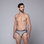 Diversity Brief // Grey (S)