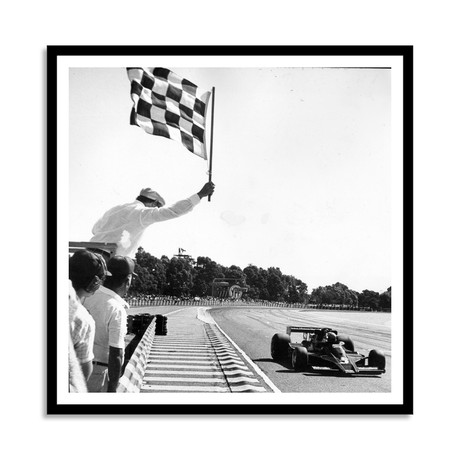 Chequered Flag (16"L x 16"H)