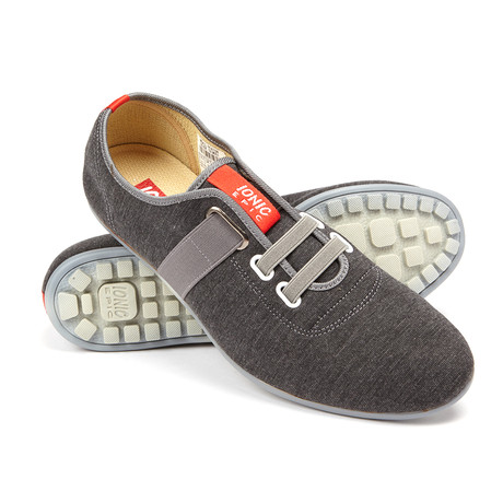 Peaton // Black (US: 7)