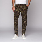 Unyforme // Freeman Tiger Camo Print Jogger // Camo (38)