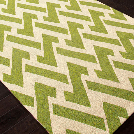 Indoor-Outdoor Geometric Pattern Rug // Green & Ivory (3.6'L X 5.6'W)