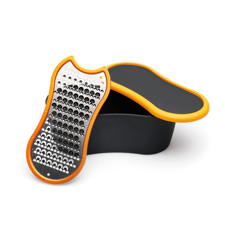 Functional Form // Grater with Container