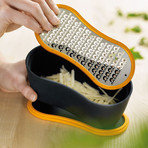 Functional Form // Grater with Container