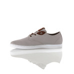 Vito Lo // Dove Brown (US: 7.5)
