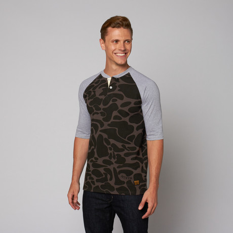 Bronx Henley Baseball Shirt // Black Duck Camo (S)