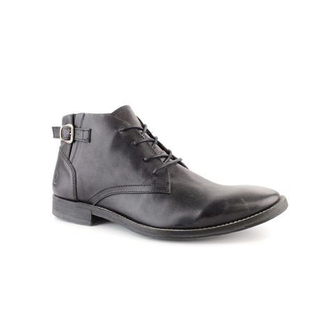 True Chukka // Black (US: 7)