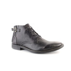 True Chukka // Black (US: 7)