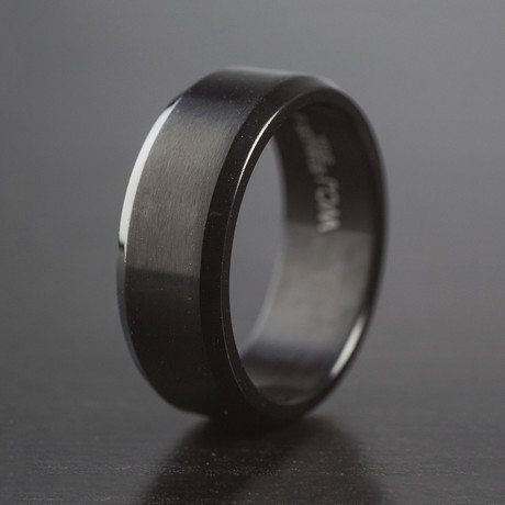 Blackplated Stainless Steel Brushed and High Polished Ring (Size 7)