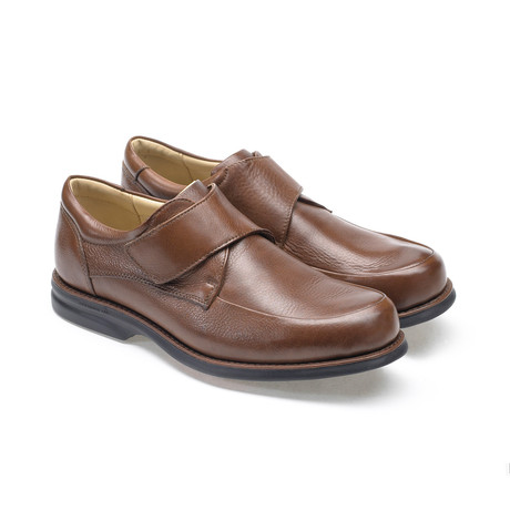 Anatomic & Co. // Tabajara Velcro Shoe // Brown (Euro: 39)
