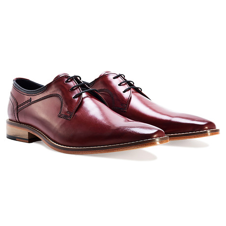Goodwin Smith // Hurst Derby // Bordo (UK: 12)