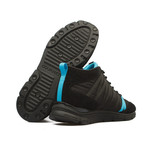 Corridore  // Black + Cyan (US: 9)