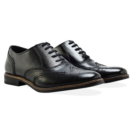 Goodwin Smith // Russell Embossed Oxford Brogue // Black (UK: 7)