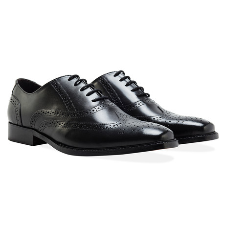 Oxford Brogue // Black (US: 8)