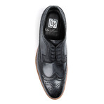 Waxy Leather Wing-Tip Shoe // Black (US: 9)