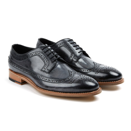 Waxy Leather Wing-Tip Shoe // Black (US: 7)