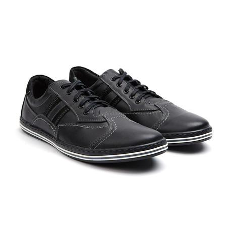 Contrast Stitched Sneaker // Black (Euro: 40)