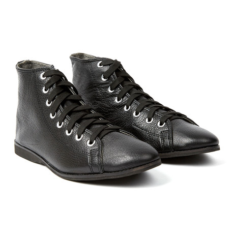 Hightop // Black Leather (US: 7)