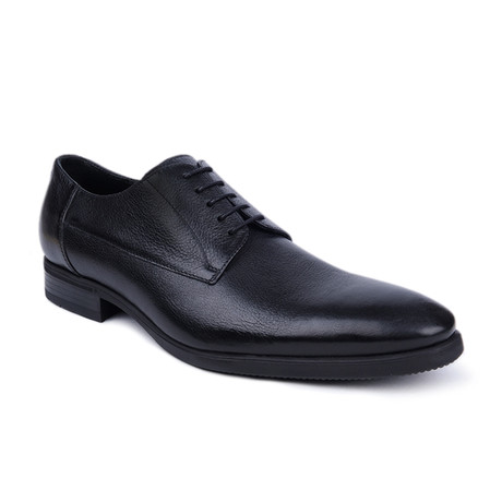 Derby // Black (Euro: 39)