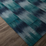 Flat-Weave Abstract Feathers Pattern Wool Area Rug // Blue (2'L x 3'W)