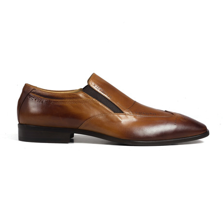 Medallion Wingtip Slip-On // Brown (Euro: 40)